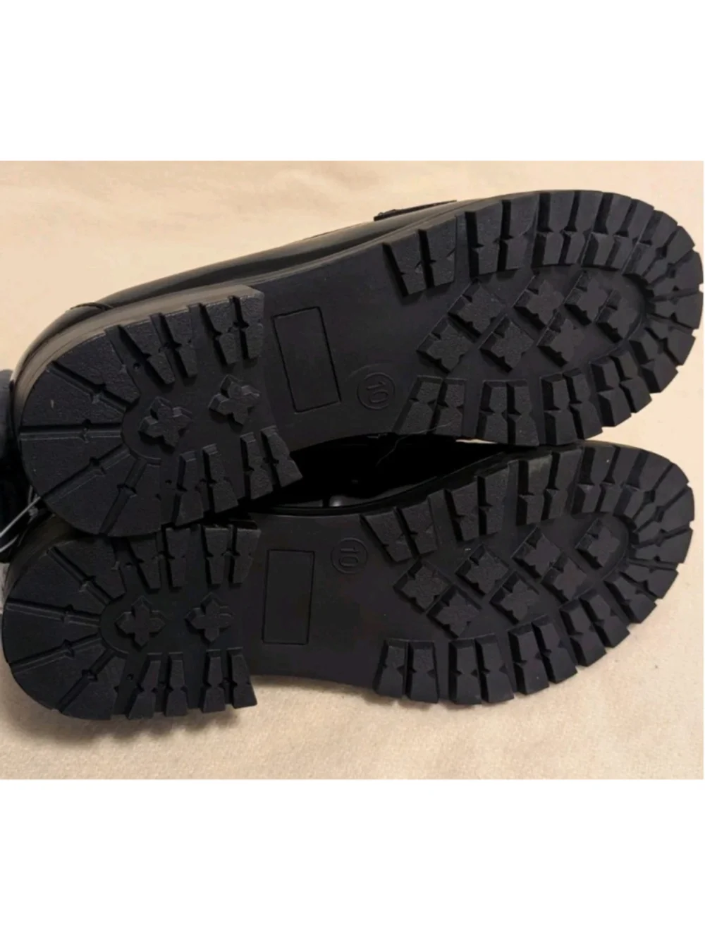Old Navy Shoes Womens 10 Black Faux Patent Leather Loafers Lug Sole F124